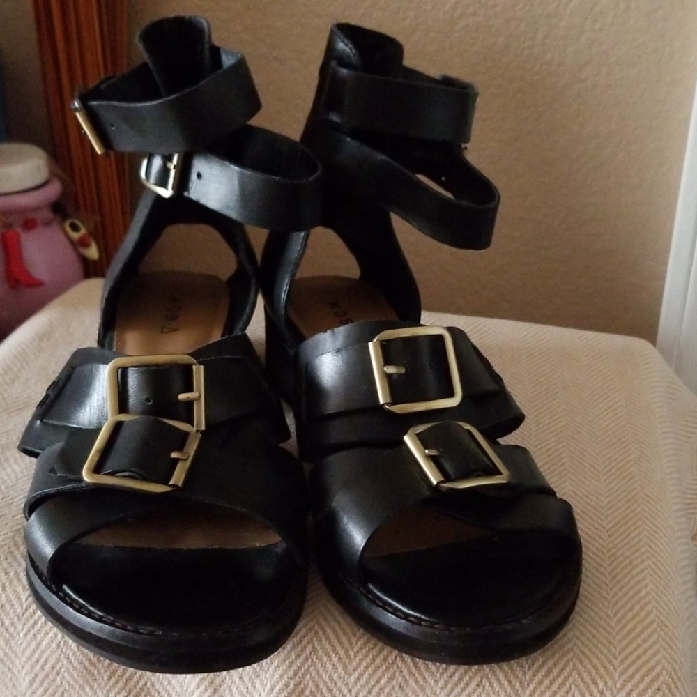 Sandle
